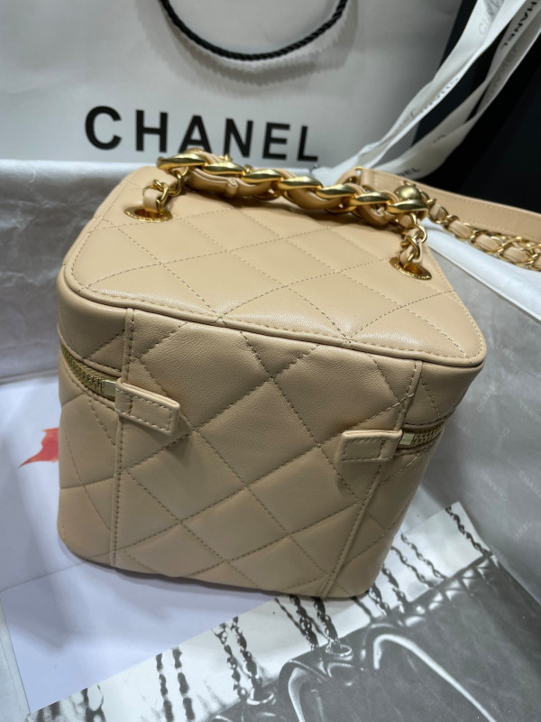 CL VANITY CASE
