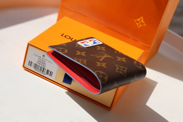 l**is V*t*n lvxnba multiple wallet