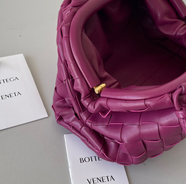 Bo*te*ga ve*ne*ta mini pouch