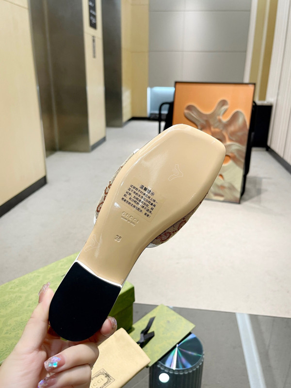 G*u*i gg matelassé canvas slide sandal