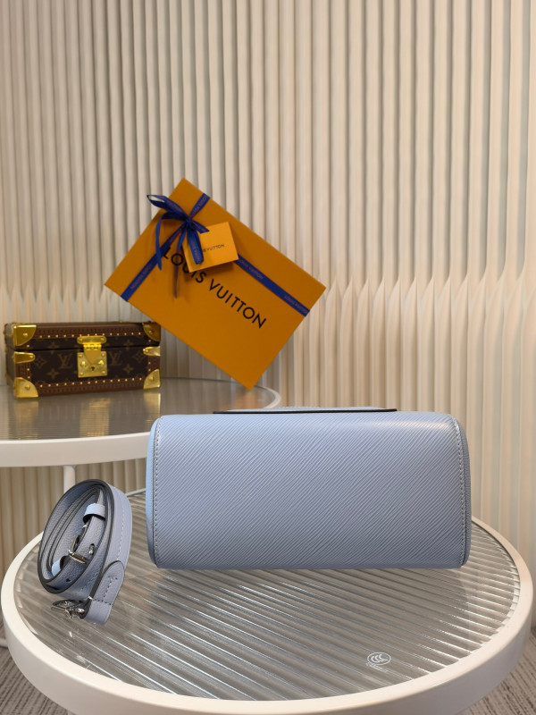 l**is V*t*n marelle tote bb