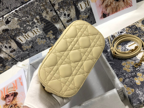 D*or vanity case-24-17-13.5cm