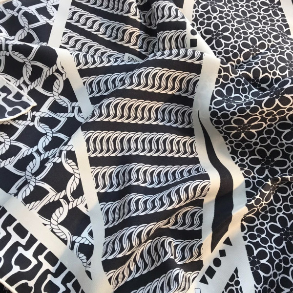 H**mes scarf