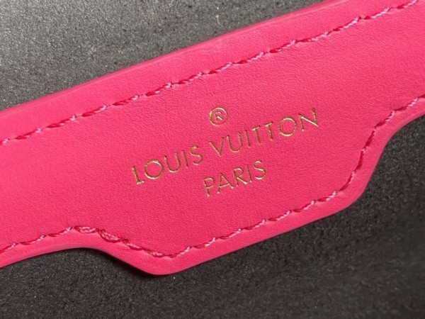 l**is V*t*n papillon trunk