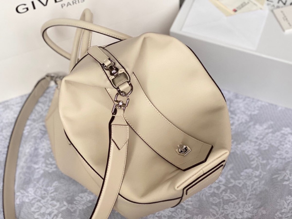 GIVENCHY ANTIGONA SOFT