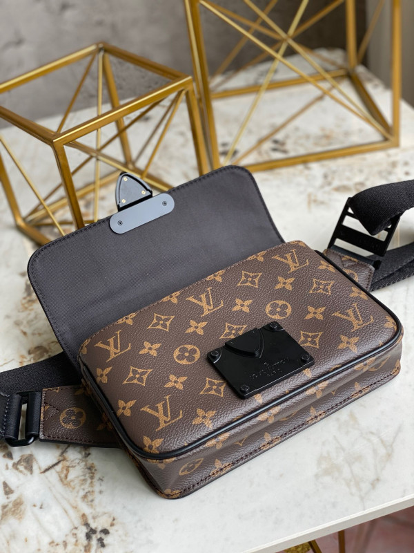 l**is V*t*n s lock sling bag