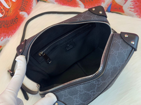 G*u*i gg shoulder bag with leather details