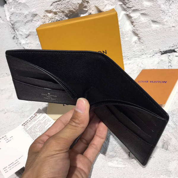 l**is v*t*n S*p*e pocket wallet