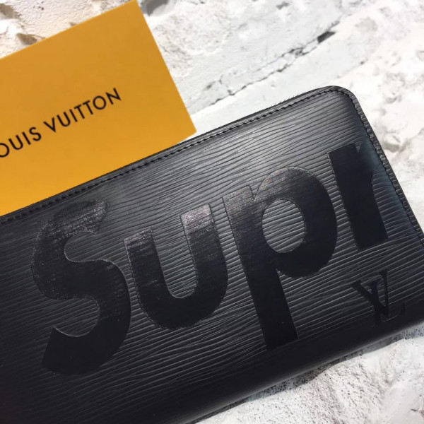 l**is v*t*n S*p*e zip wallet