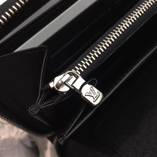 l**is v*t*n S*p*e zip wallet