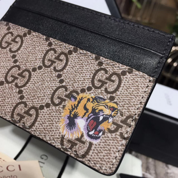 G*u*i card holder