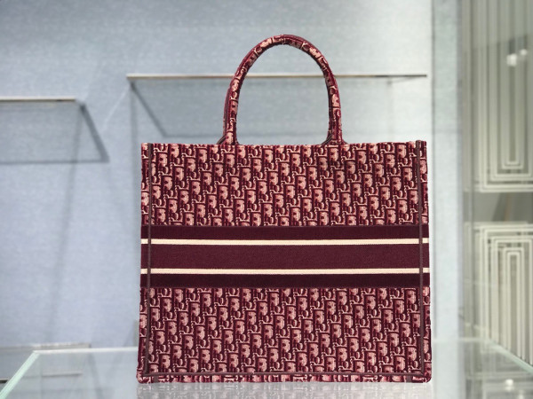 large D*or book tote