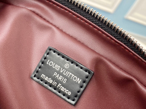 l**is V*t*n toiletry pouch pm