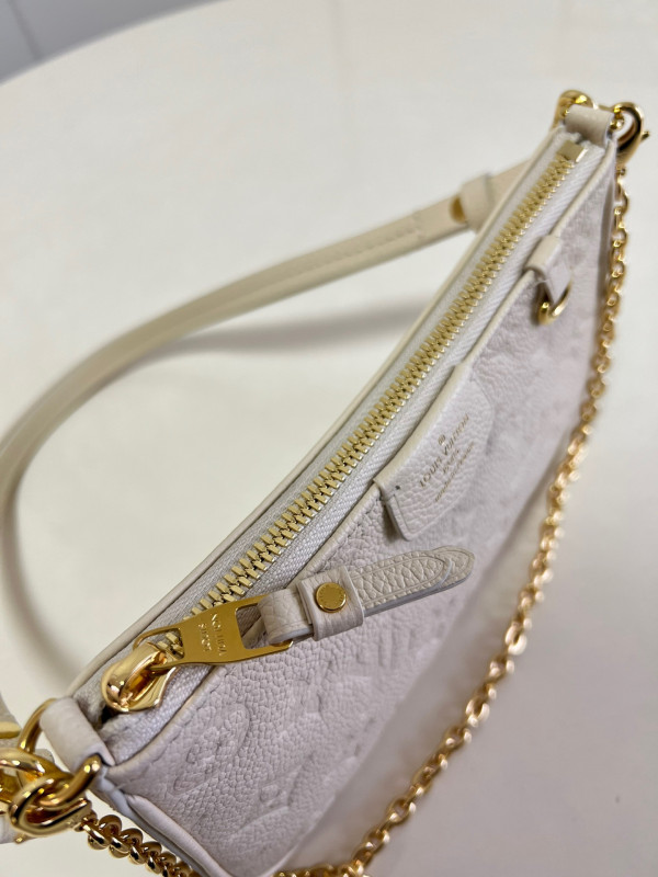 l**is V*t*n easy pouch on strap