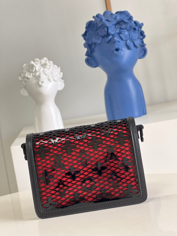 l**is V*t*n dauphine mini