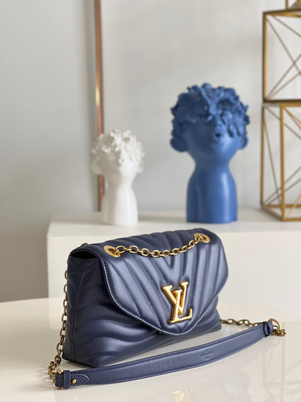 l**is V*t*n new wave chain bag