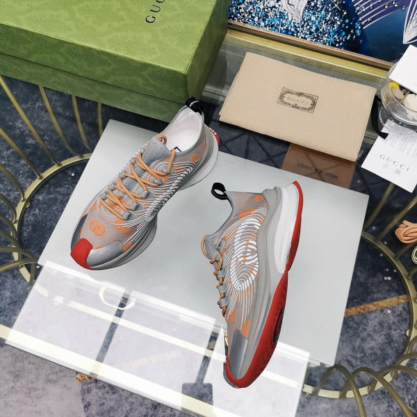 G*u*i run sneaker