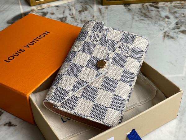 l**is V*t*n victorine wallet