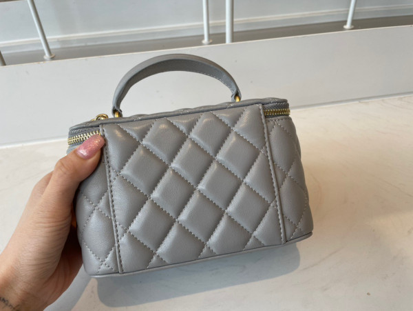 CL VANITY CASE