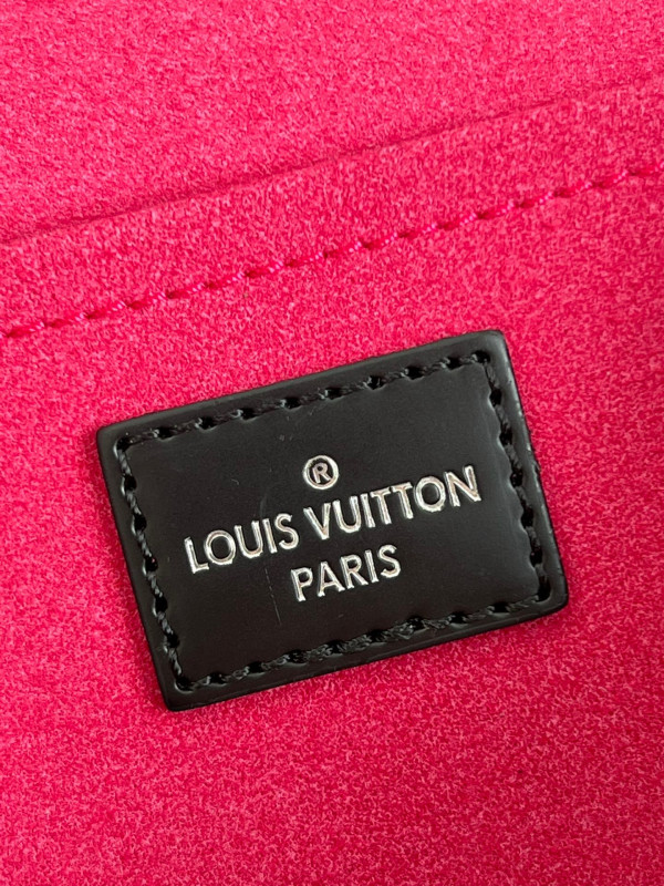 l**is V*t*n cluny mini