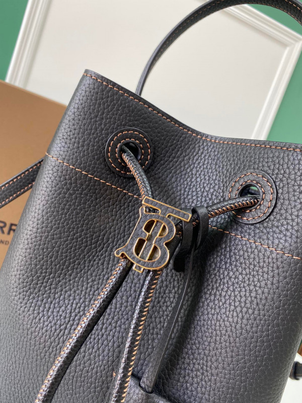 B**rry small tb bucket bag