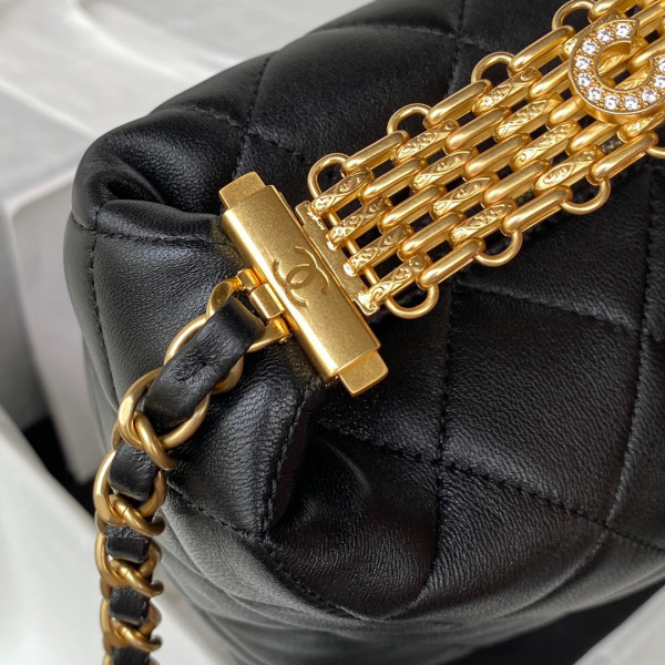 CL SMALL HOBO BAG