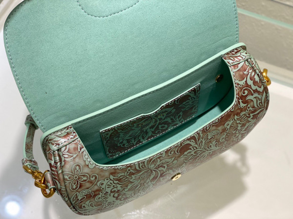 D*or bobby east-west bag