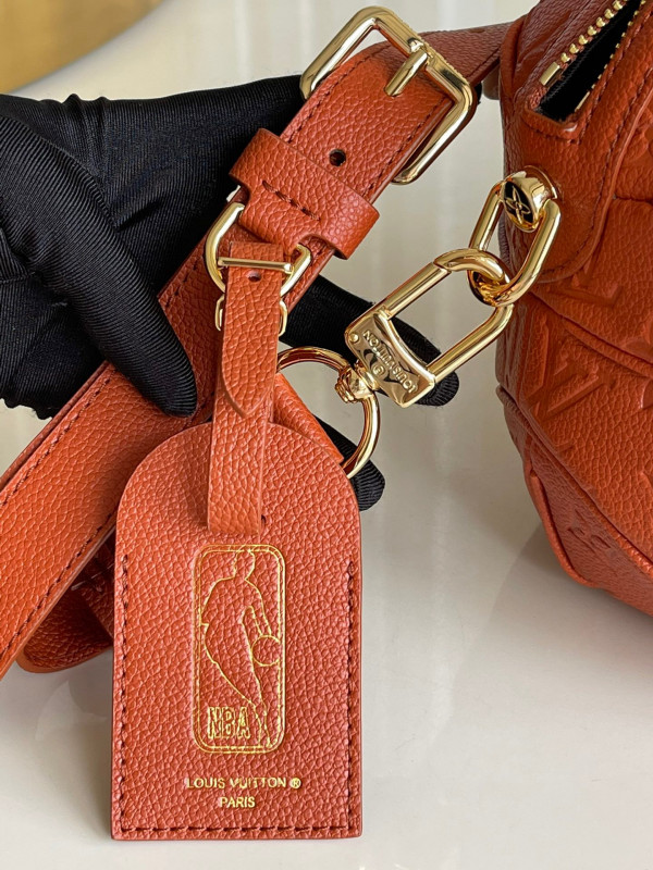 l**is V*t*n lvxnba ball in basket