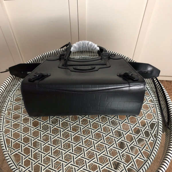 Ba*len*cia*ga neo classic small top handle bag