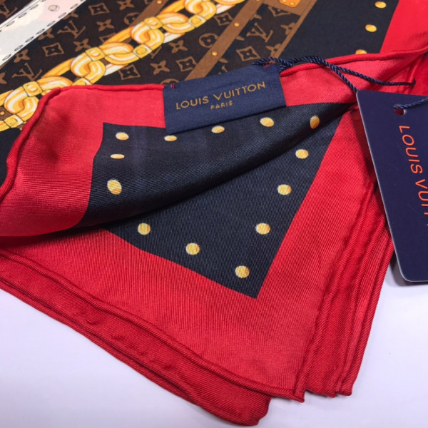 l**is V*t*n scarf