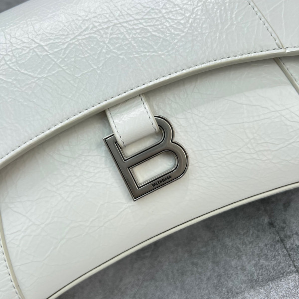 Ba*len*cia*ga downtown small shoulder bag with chain