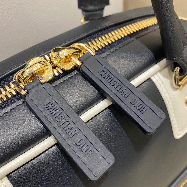 D*or medium vibe zip bowling bag