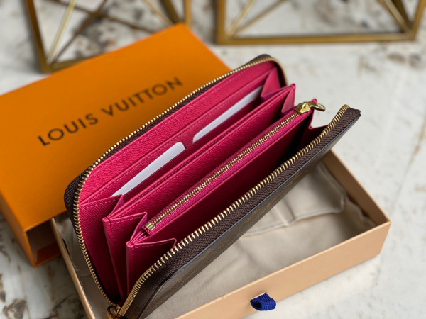 l**is V*t*n zippy wallet