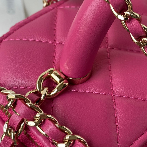 CL VANITY WITH CHAIN
