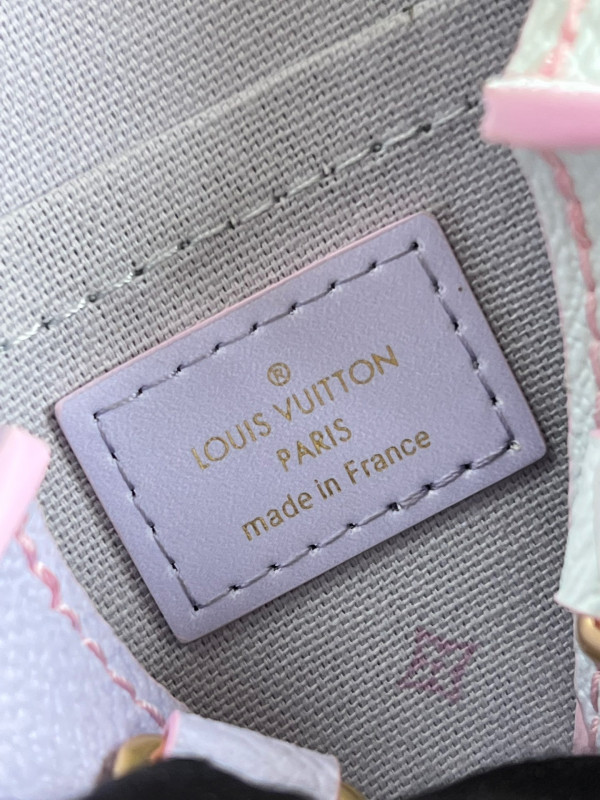 l**is V*t*n petit sac plat