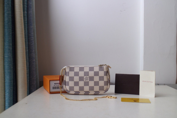 l**is V*t*n mini pochette accessoires