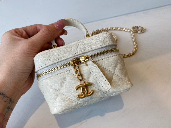 CL SMALL VANITY WITH CHAIN