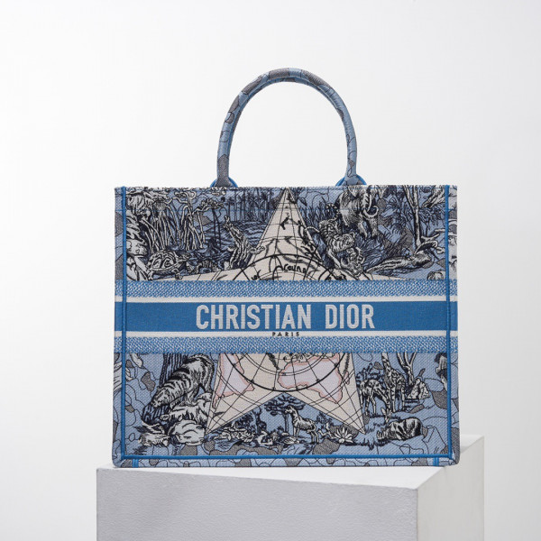 large D*or book tote