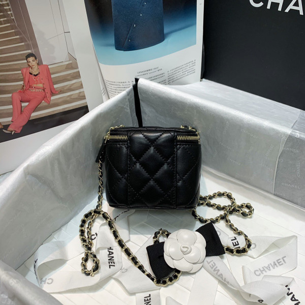 CL SMALL VANITY WITH CHAIN