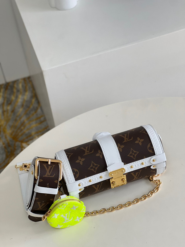 l**is V*t*n papillon trunk