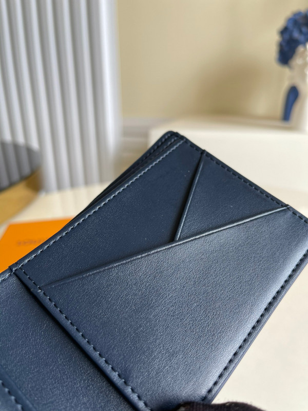 l**is V*t*n multiple wallet
