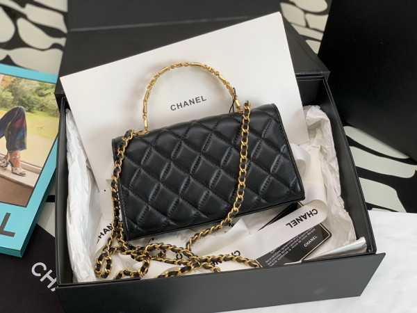 CL HANDLE BAG