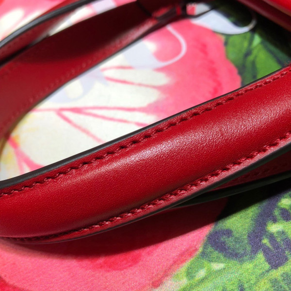 G*u*i zumi small top handle bag