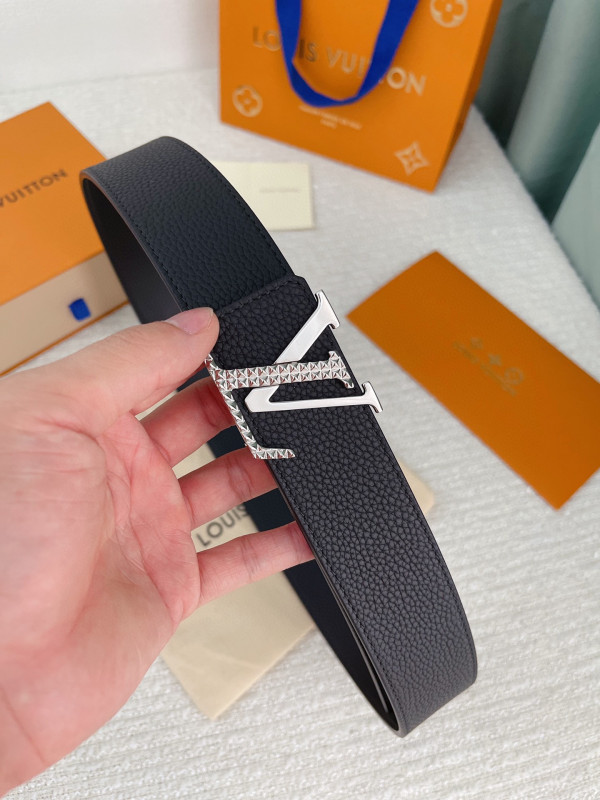 l**is V*t*n belt