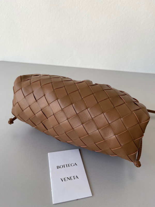 Bo*te*ga ve*ne*ta mini pouch