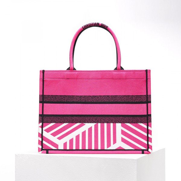 medium D*or book tote