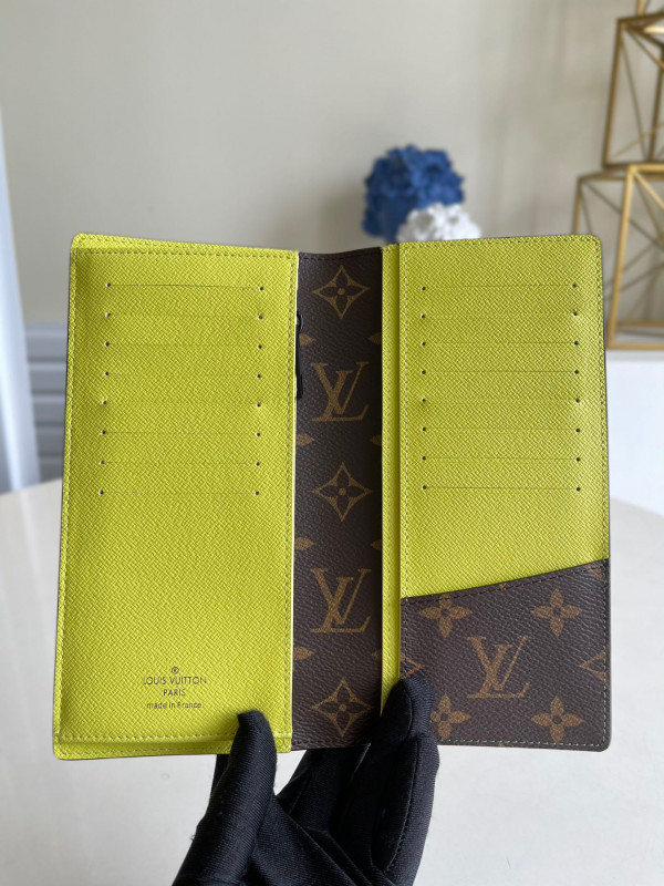 l**is V*t*n brazza wallet