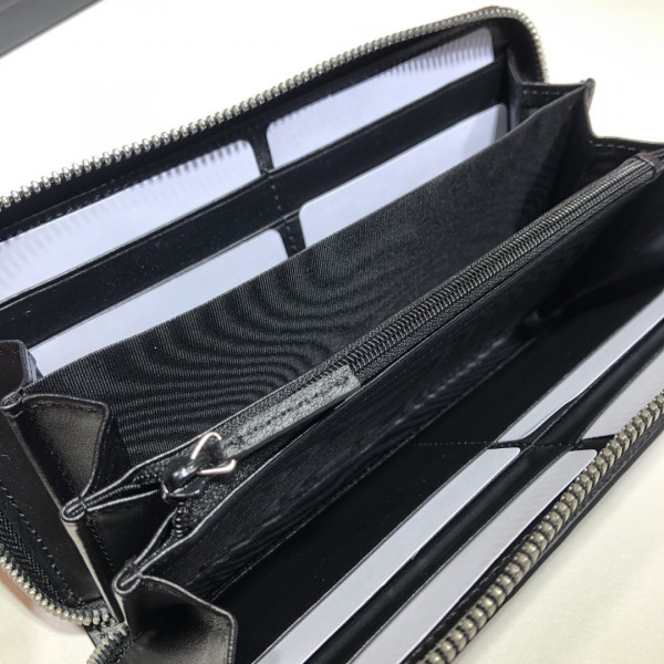 G*u*i gg embossed zippy wallet
