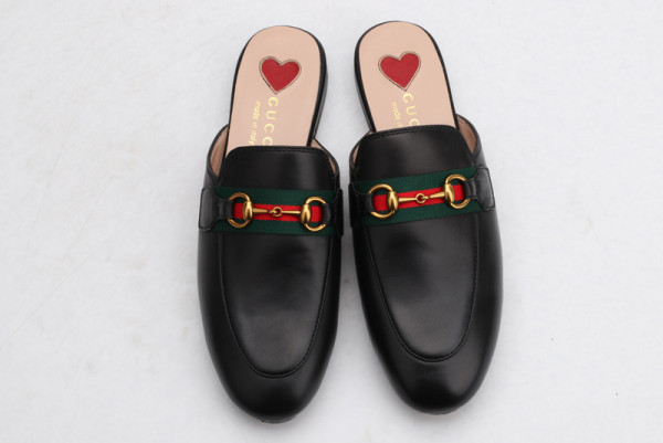 G*u*i princetown leather slipper