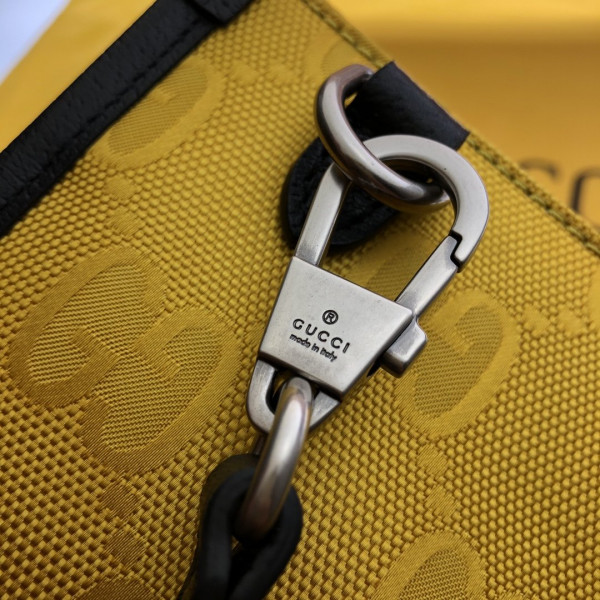 G*u*i off the grid tote bag